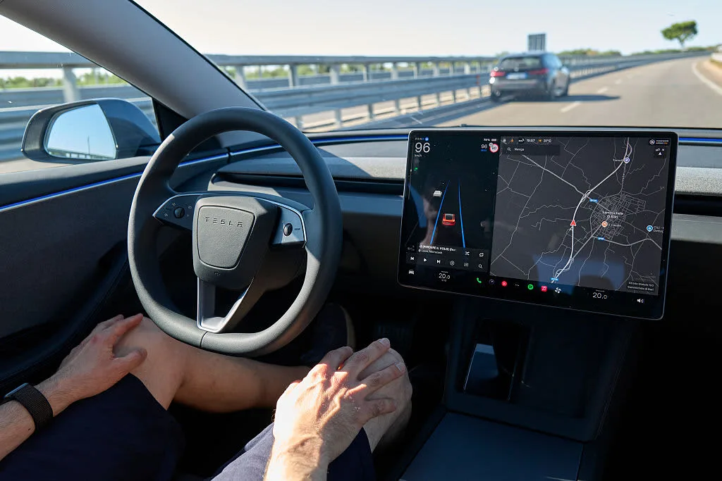 Tesla: исследование FSD в условиях плохой видимости