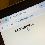 Anthropic разрабатывает Claude Code с авто-режимом