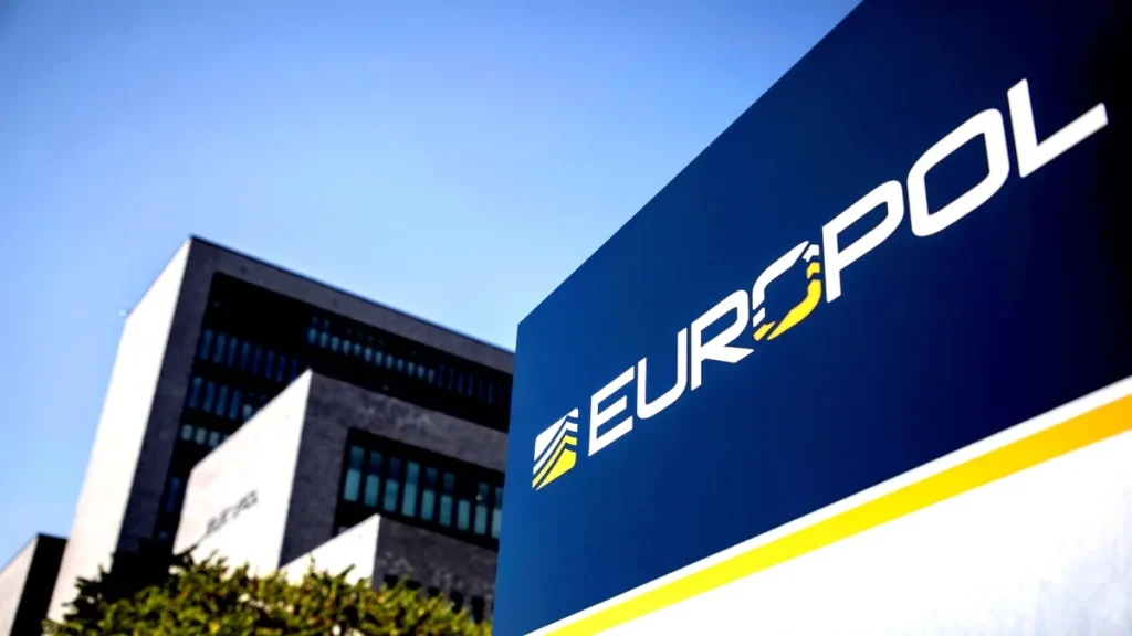 Европол закрыл 373 000 сайтов, продающих CSAM