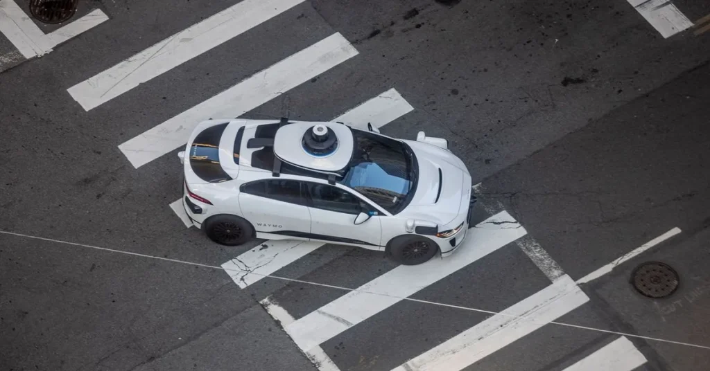Waymo проваливает обучение остановке у школьных автобусов