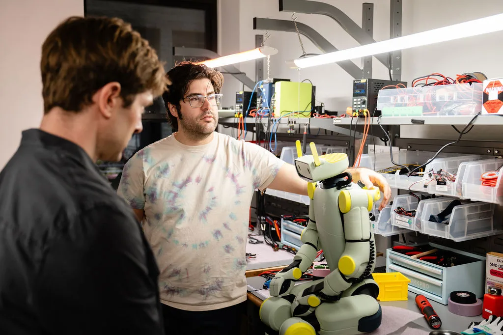 Amazon приобрел стартап Fauna Robotics для детских роботов