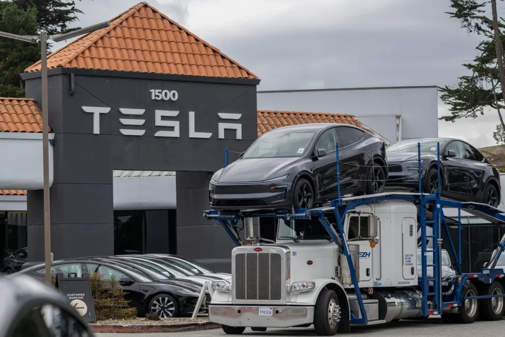 Tesla сократила поставки на 14% — акции упали на 5%
