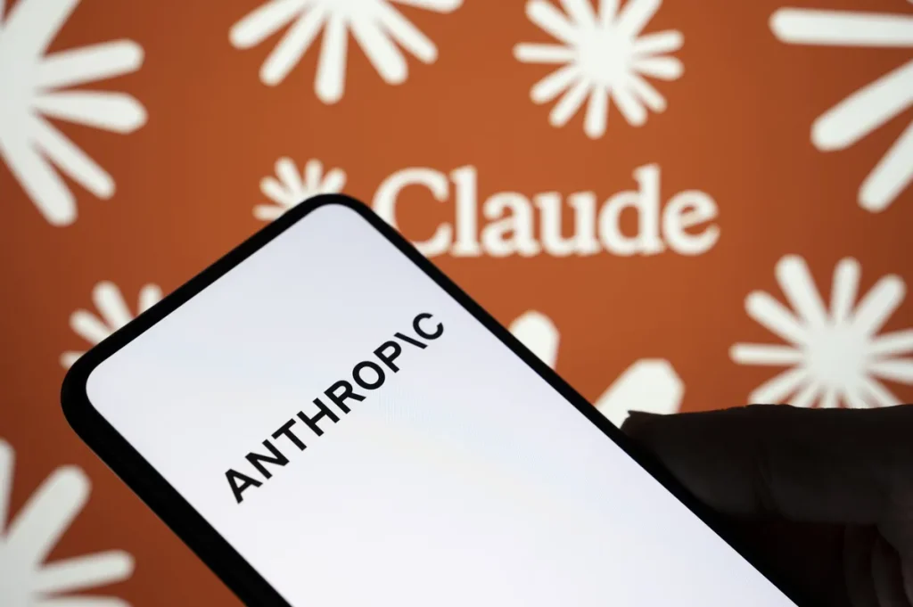 Anthropic восстановил Claude после сбоя — детали инцидента