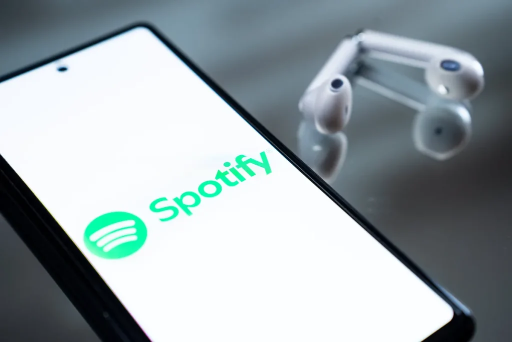 Акции Spotify упали на 13% из-за прогноза