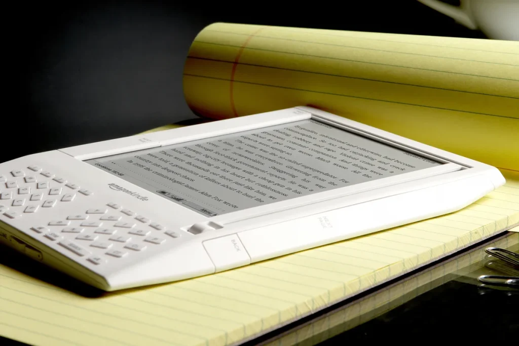 Amazon завершает поддержку старых Kindle — детали отключения
