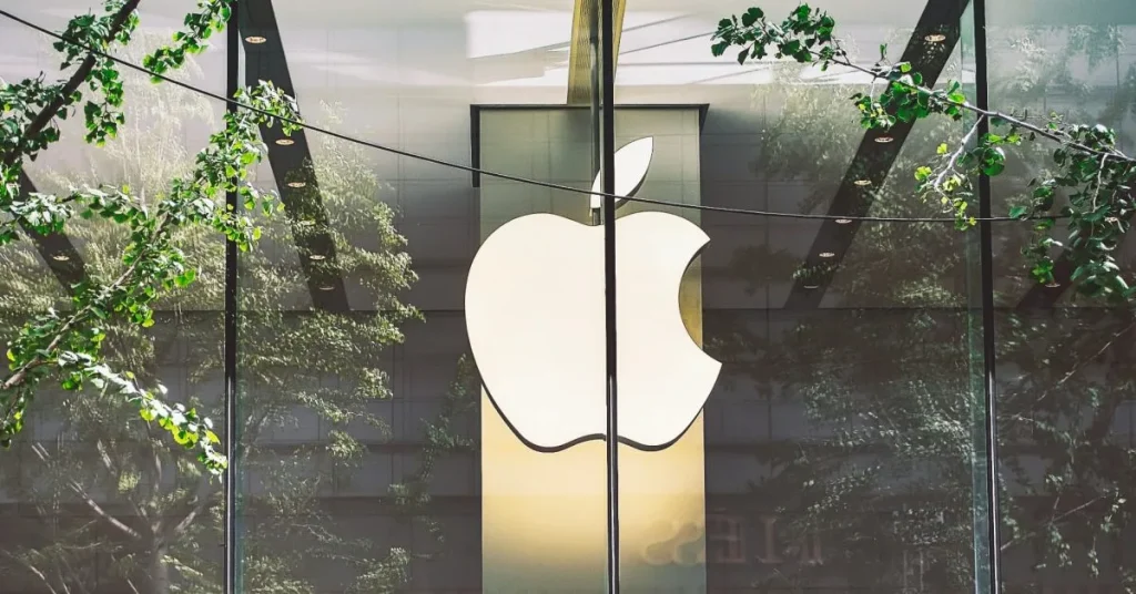 Apple и 65 компаний против чистой энергетики