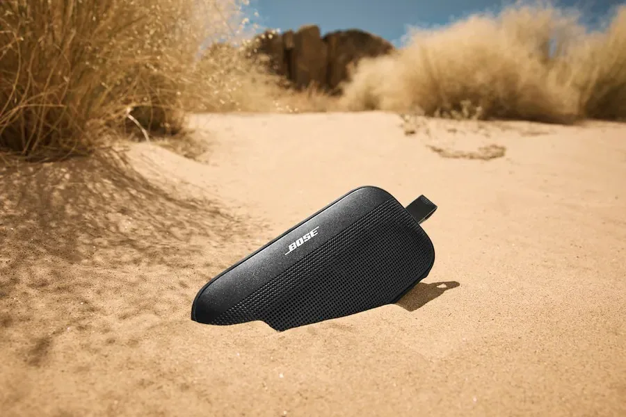 Bose Soundlink Flex: скидка 25% на портативный динамик