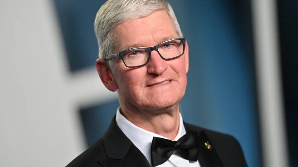 Джон Тёрнус станет CEO Apple вместо Тима Кука