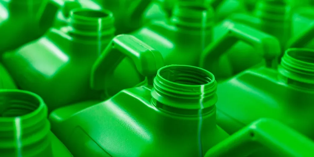 Цены на нефть растут — пластик может подорожать