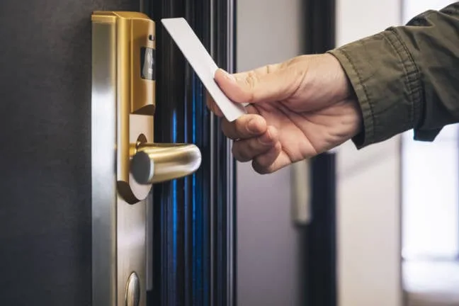 Booking.com - утечка данных о бронированиях