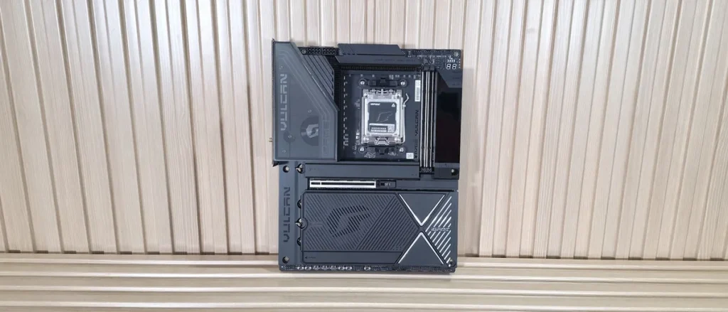 Обзор материнской платы Colorful iGame X870E Vulcan OC V14