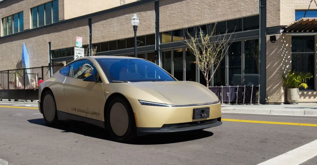 Tesla признала, что роботакси управляются людьми