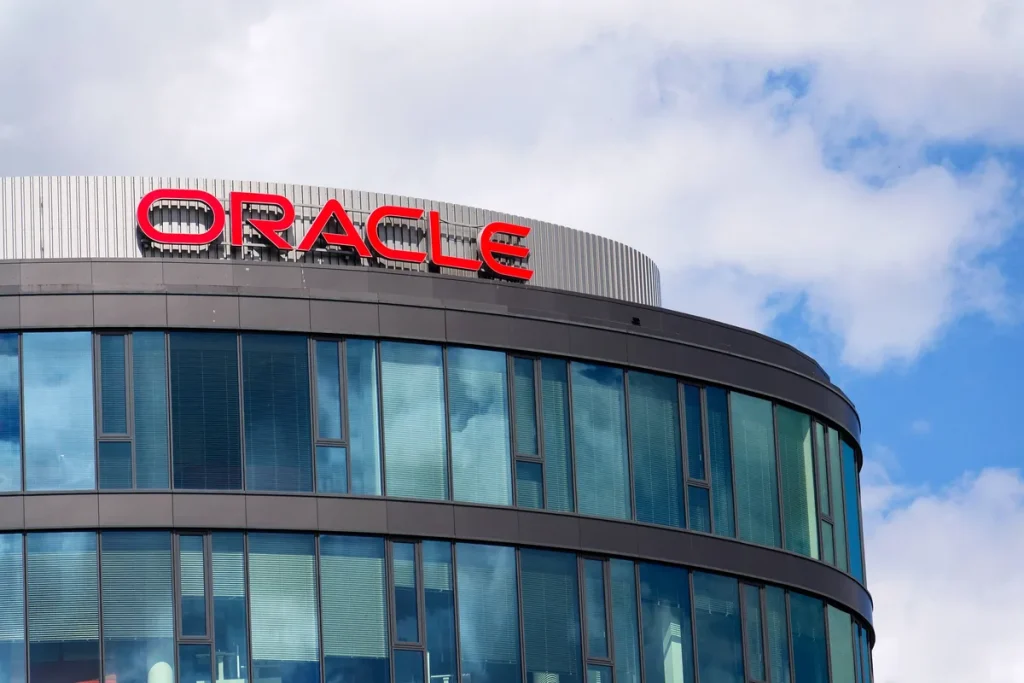 Oracle увеличивает инвестиции в ИИ — рост цен и поддержка