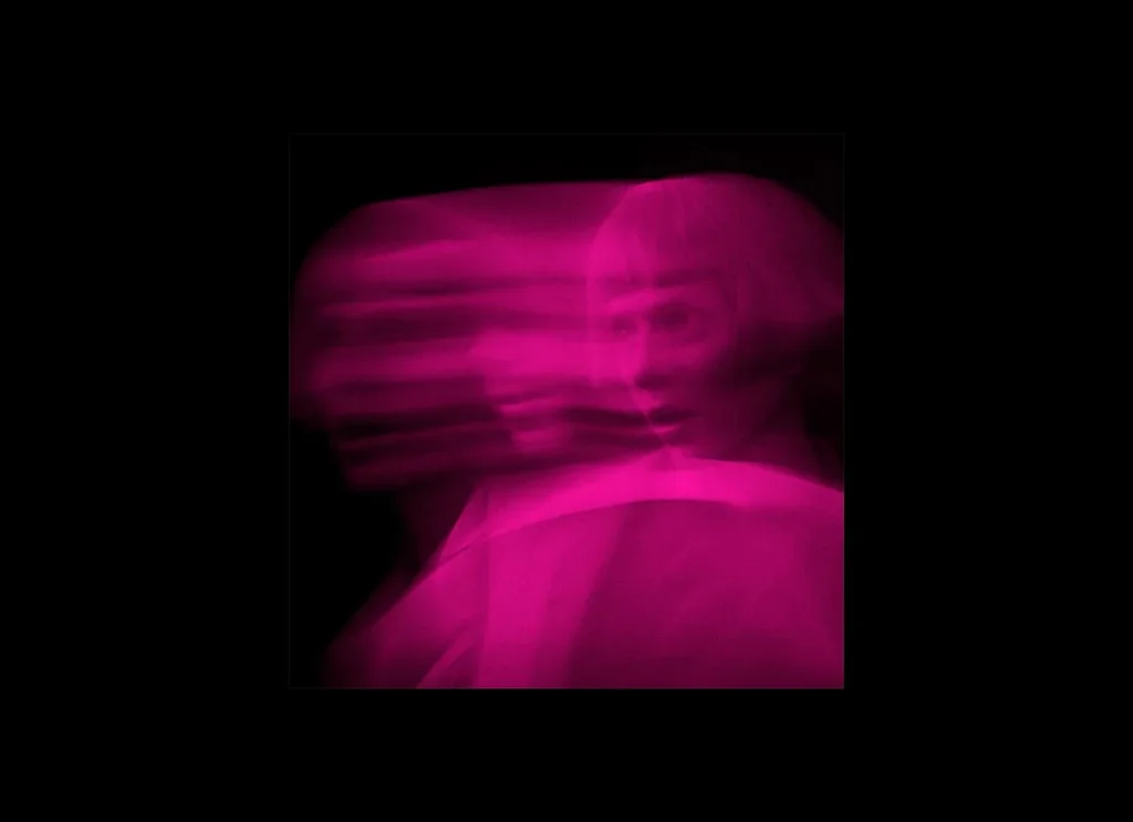 Aurora и Tom Rowlands представили Come Closer