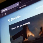 Пентагон ставит на Shield AI и дешевые боевые дроны