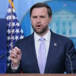 Вэнс защищает сделки Трампа с акциями, но вопросы только растут