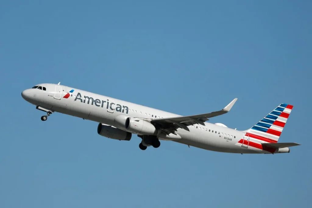 American Airlines подключит Starlink на 500 самолетах Airbus