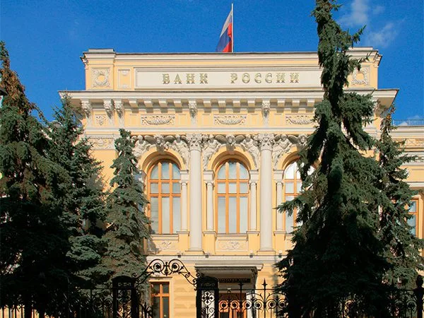 ЦБ готовит обязательные трансграничные переводы через СБП