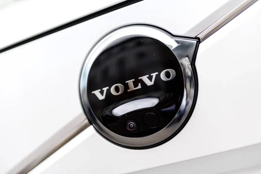 Volvo представляет EX60 — новые возможности электромобилей