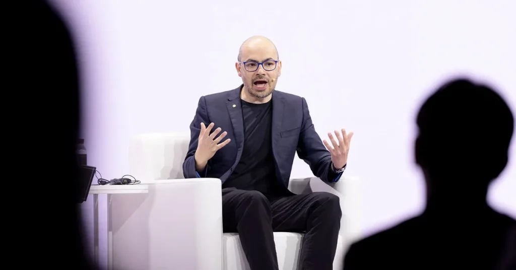 Глава DeepMind назвал увольнения из-за ИИ плохой ставкой
