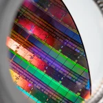 Nikon идет в ценовую атаку на ASML в литографии для чипов