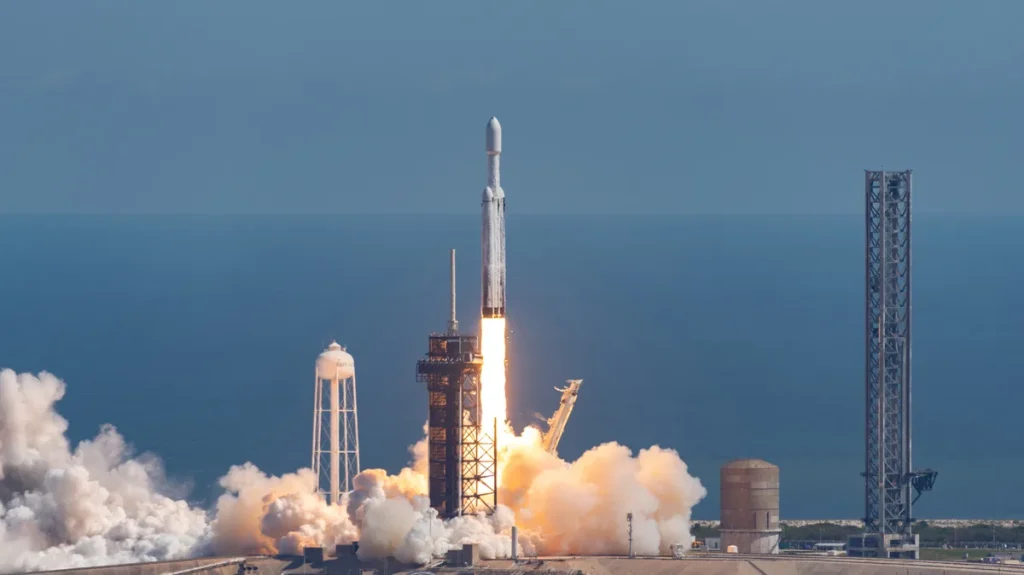 SpaceX раскрыла план IPO: в заявке всплыли X, xAI и риски орбиты