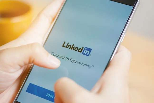 Noyb требует доступ к данным пользователей LinkedIn