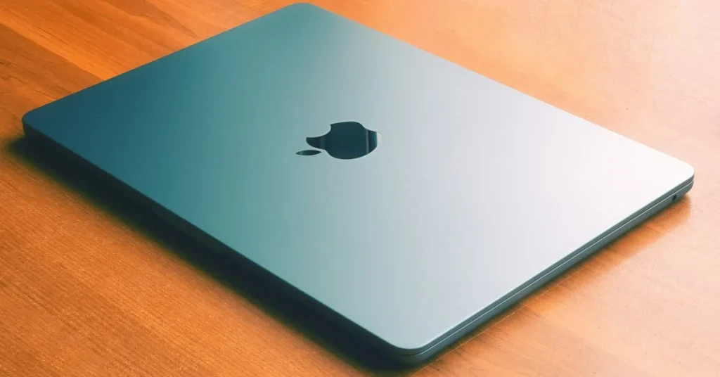 Apple снижает цены на MacBook — новые предложения с 599$