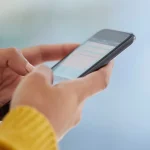 Пользователи смартфонов держат устройства дольше — 4,2 года