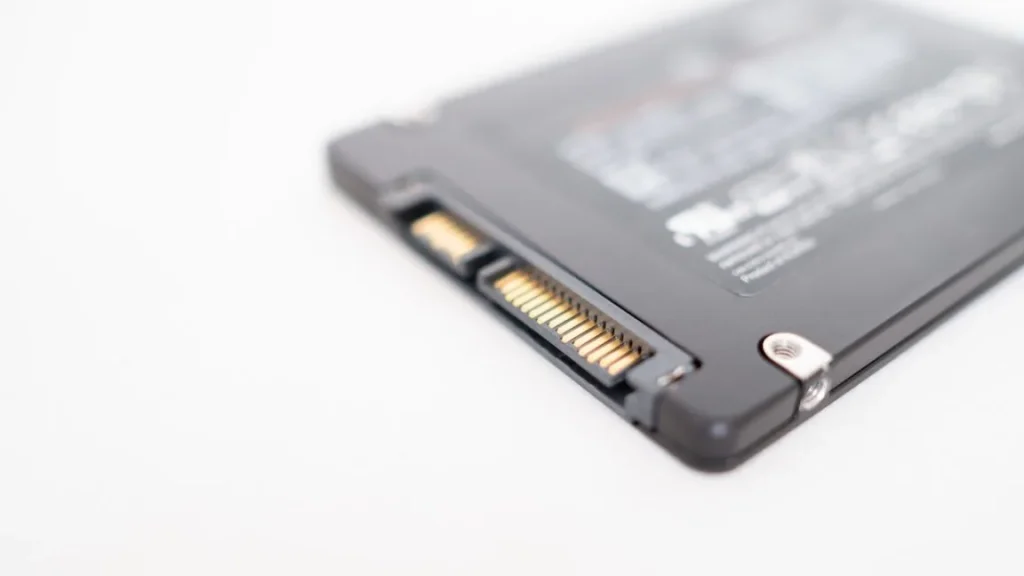 Сайты научились следить за вкладками через активность SSD