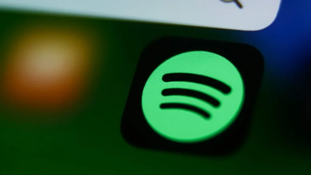 Spotify и UMG легализуют фанатские AI-каверы и ремиксы