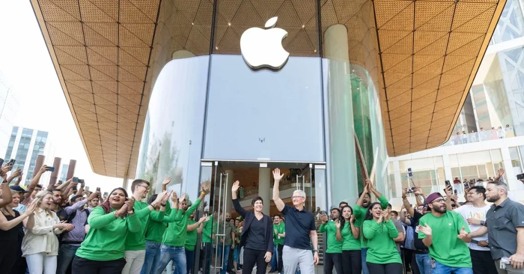Apple готовит более 15 новинок к осени: от iPhone Ultra до HomePad