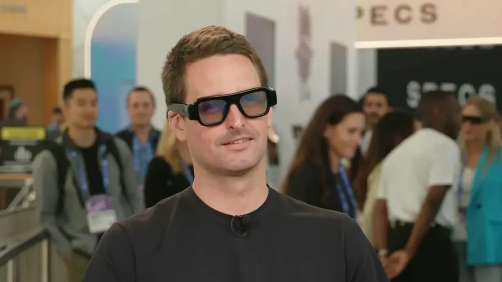 Snap выпустил смарт-очкам за $2,195 — мода или тренд?