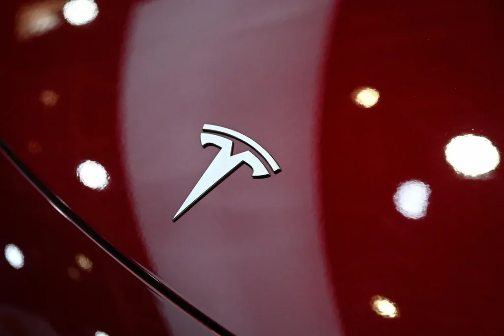 Выручка Tesla растёт, но компания в убытках — $1,1 млрд