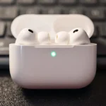 Apple AirPods с камерами могут появиться в сентябре 2026