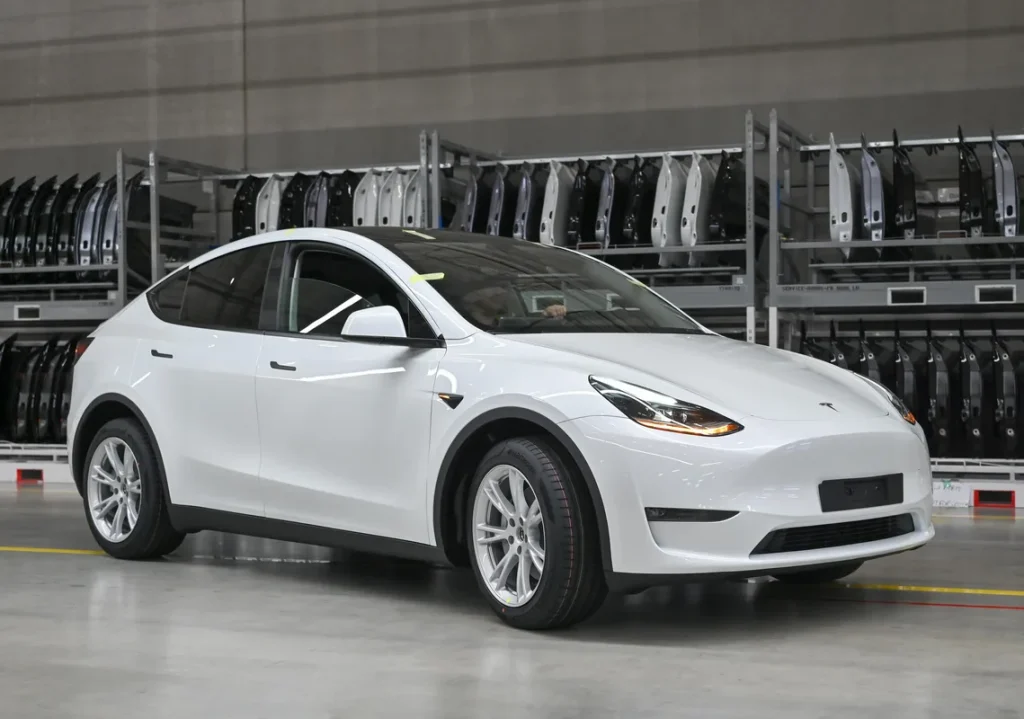 NHTSA проверяет Tesla: 1,2 миллиона автомобилей под подозрением