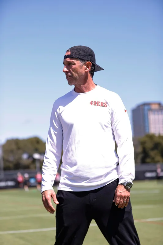 Тренер 49ers рассказал о Tesla на автопилоте