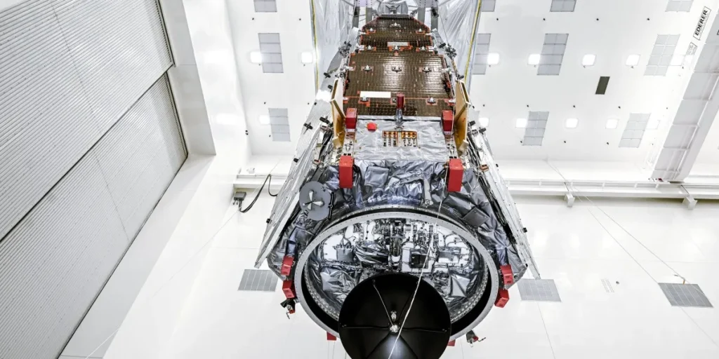 NASA запускает телескоп для защиты от астероидов