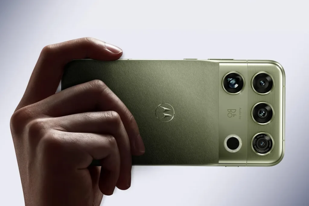 Motorola Signature 27: новый флагман с Snapdragon 8