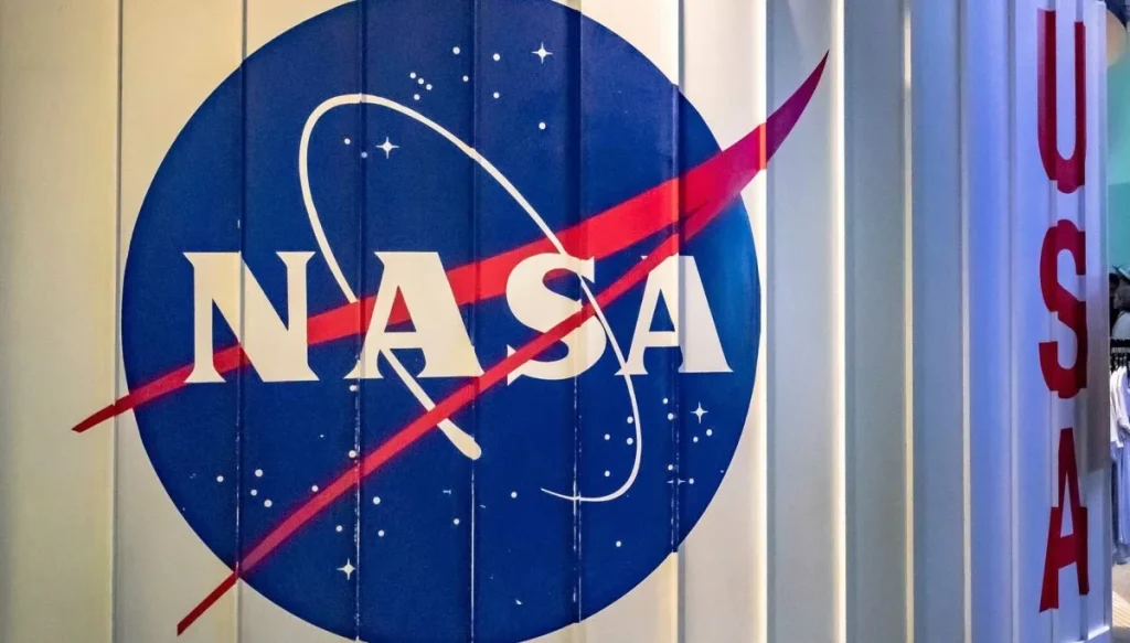 Маск спорит с NASA о числе запусков Starship для лунной миссии