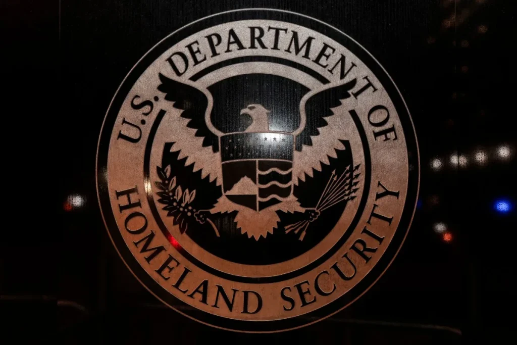 Утечка данных DHS раскрыла 40 тысяч сотрудников ведомства США
