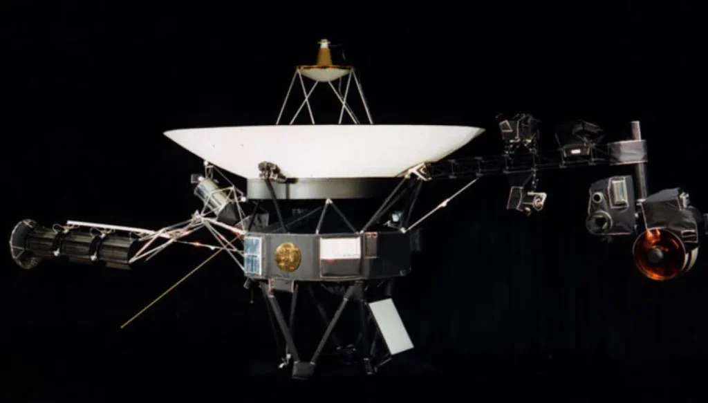 Voyager 1 на два дня пропал со связи, но снова ответил NASA